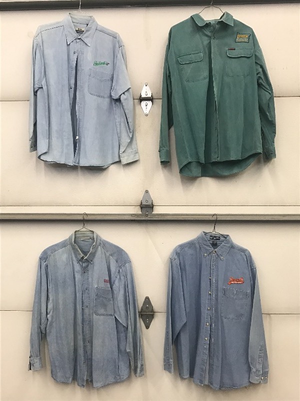 lot 90 image: Lot Of (4) Assorted Size XL Beer Lo...
