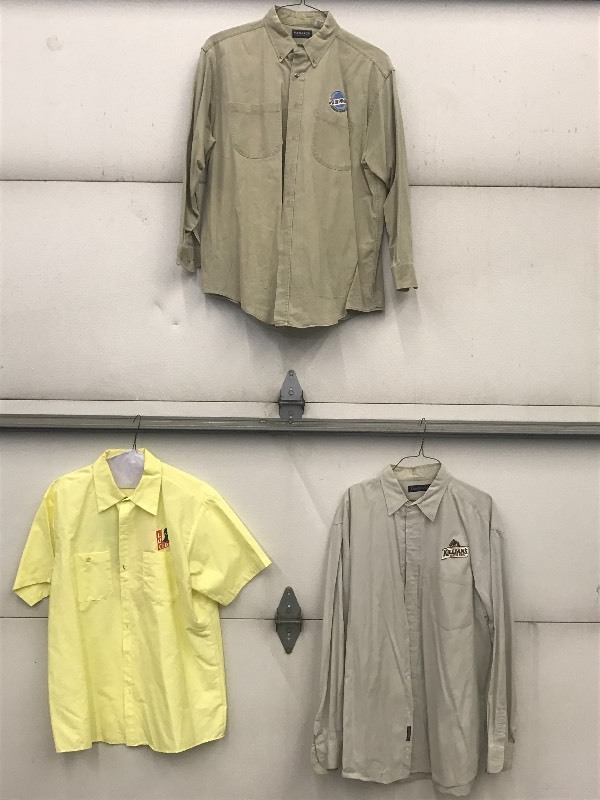 lot 91 image: Lot Of (3) Assorted Size XL Beer Lo...