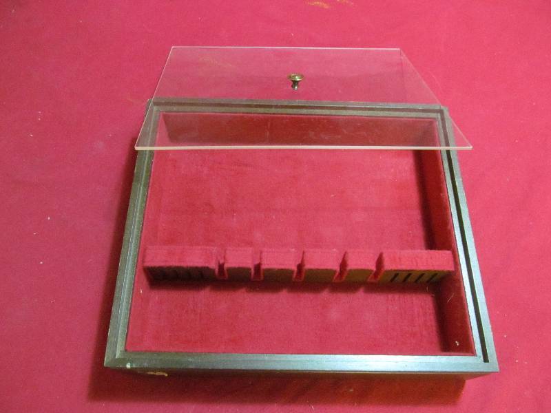 lot 9 image: silverware  storage tray