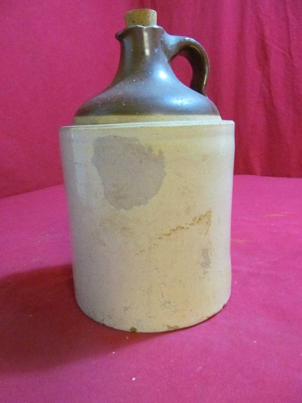lot 14 image: jug