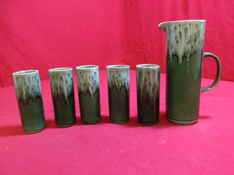 lot 17 image: pottery pitcher ,glasses