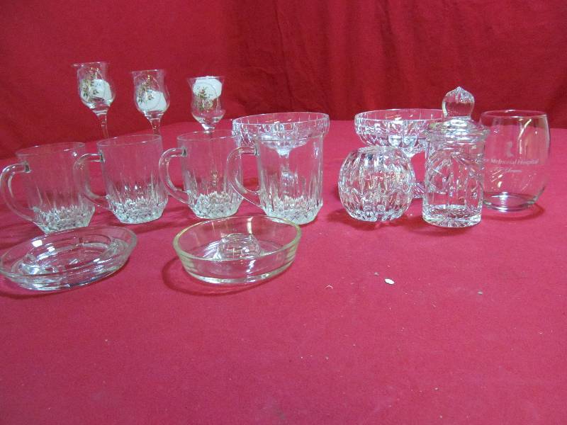 lot 18 image: glassware