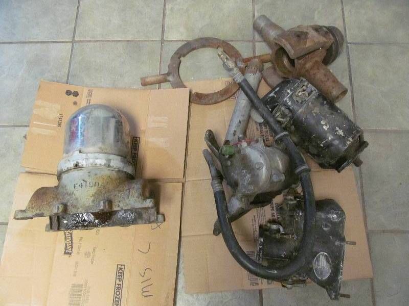 lot 49 image: Pratt Whitney airplane engine parts