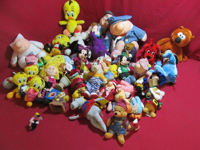 lot 50 image: stuffed animals