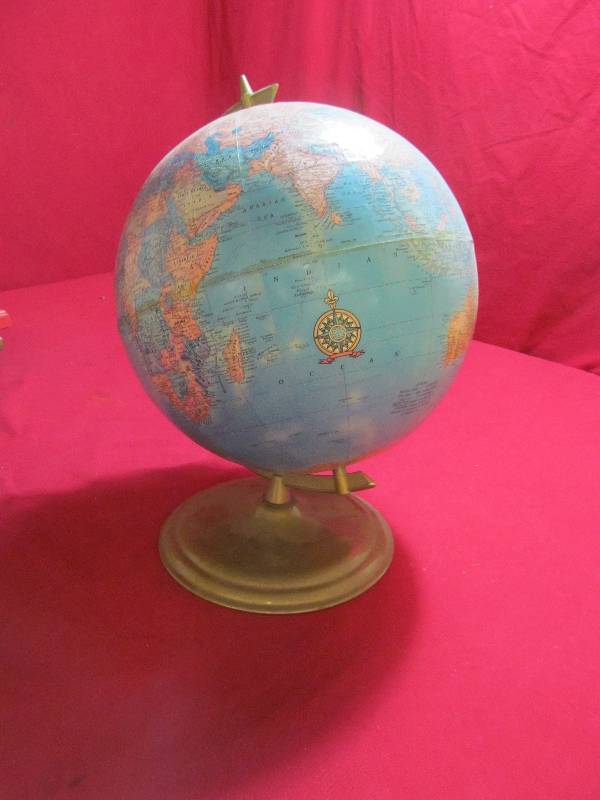 lot 77 image: globe