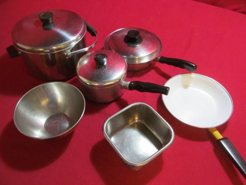 lot 81 image: kitchen ware