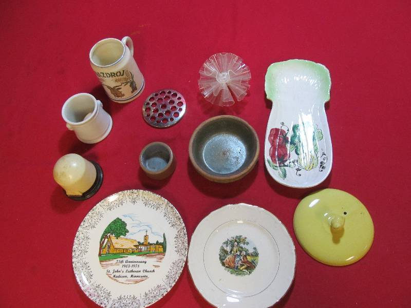 lot 82 image: collectables