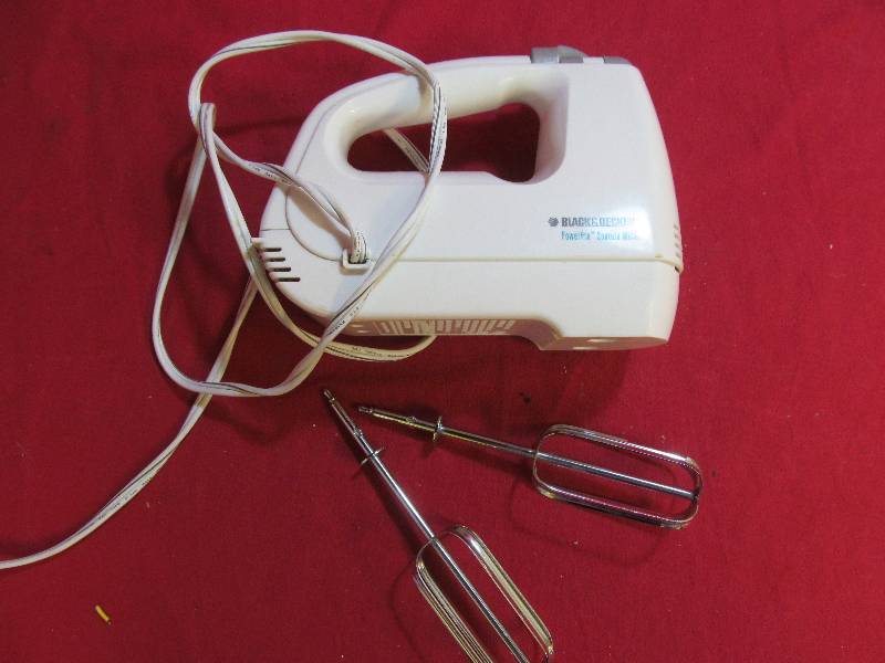 lot 86 image: Black & Decker mixer