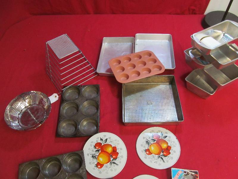 lot 88 image: baking ware
