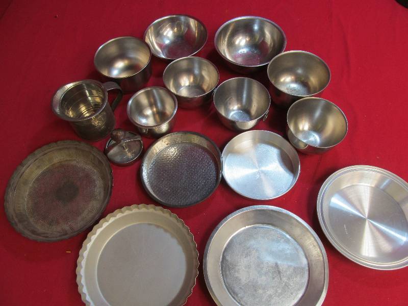 lot 92 image: baking ware