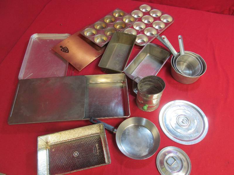 lot 96 image: baking ware