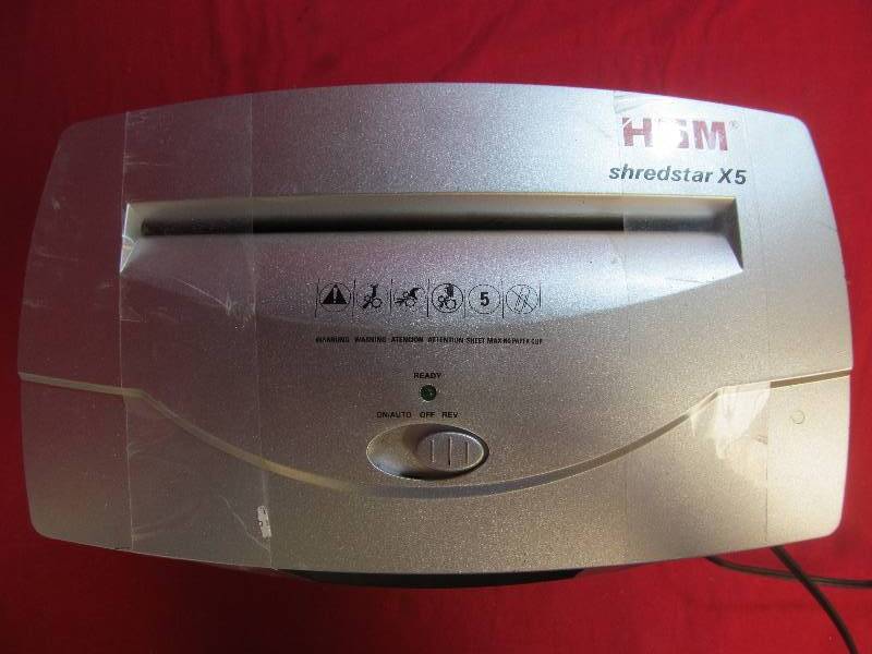 lot 112 image: HSM paper shredder