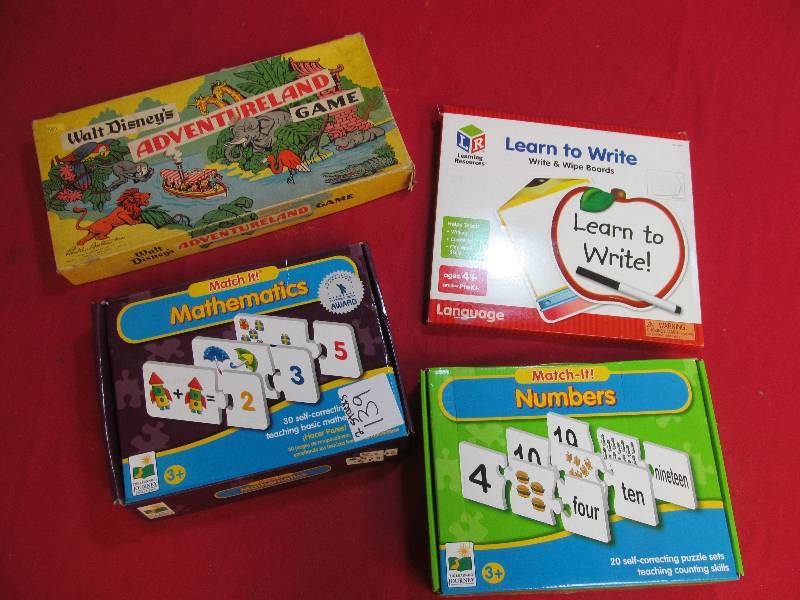 lot 118 image: vintage Walt Disney game , games