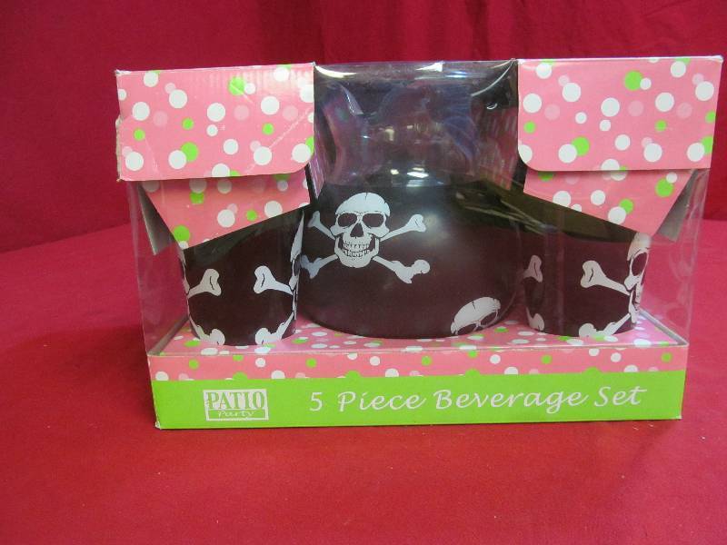 lot 119 image: Patio beverage set