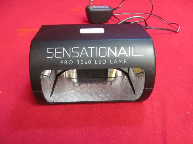 lot 135 image: Sensational nail dryer