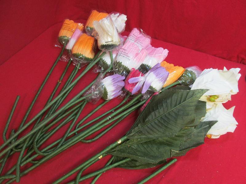lot 139 image: paper flowers