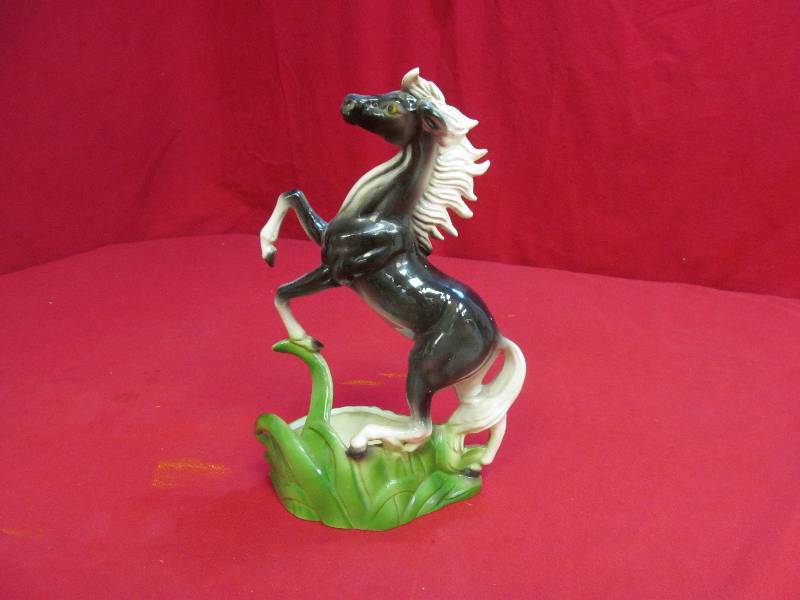 lot 143 image: horse planter