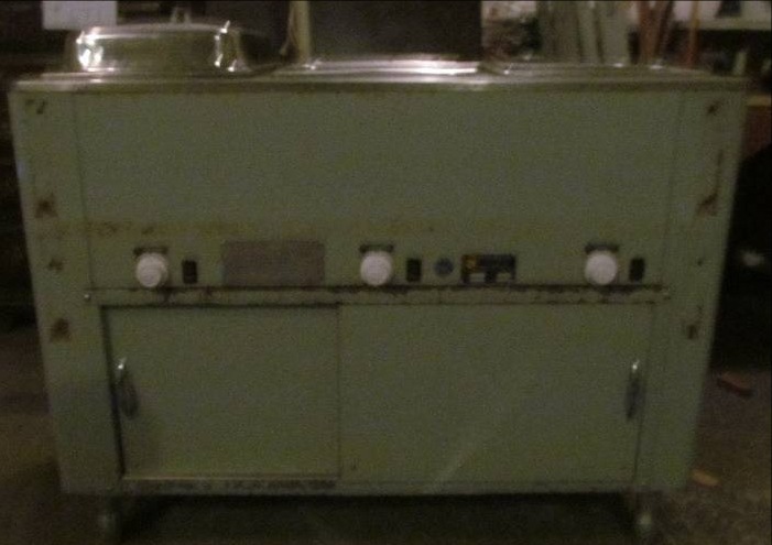 lot 147 image: Thurmaduke waterless food warmer
