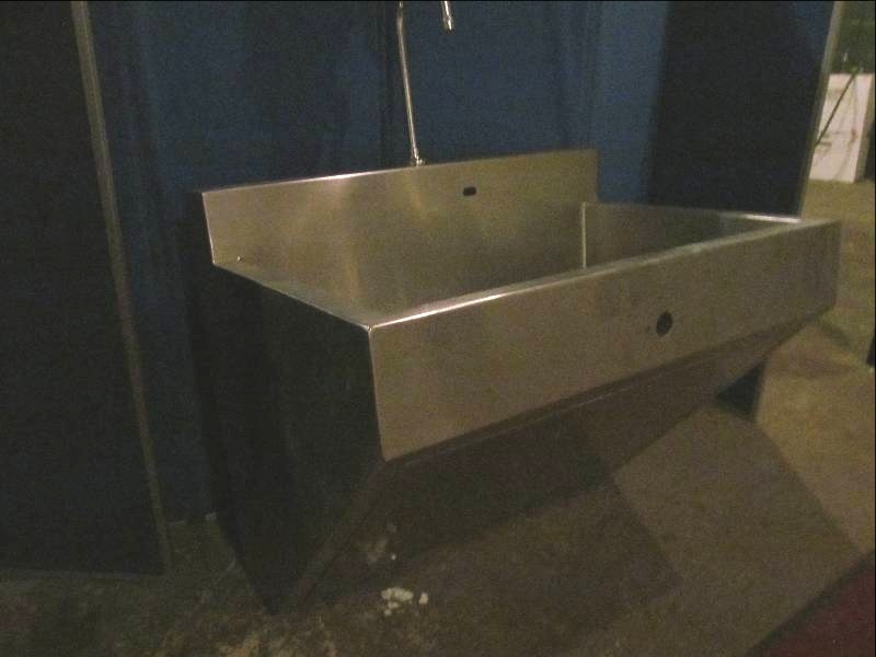 lot 157 image: sink