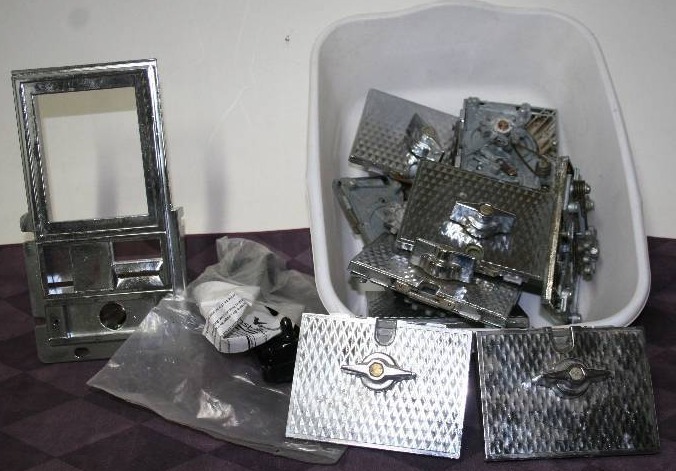 lot 19 image: Gumball Machine Parts