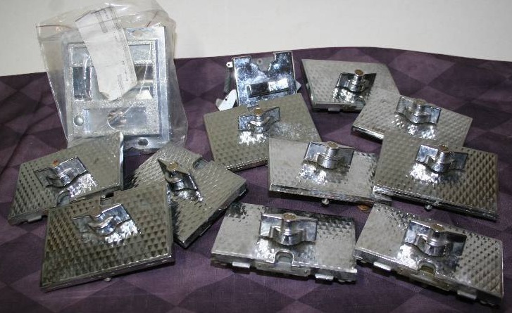 lot 20 image: Gumball Machine Parts