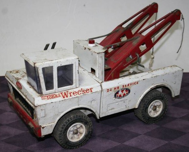 lot 22 image: Tonka Truck