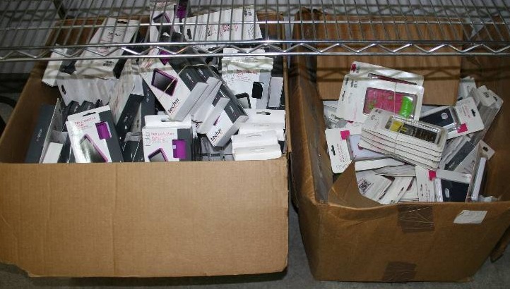 lot 42 image: Cellular Telephone Cases