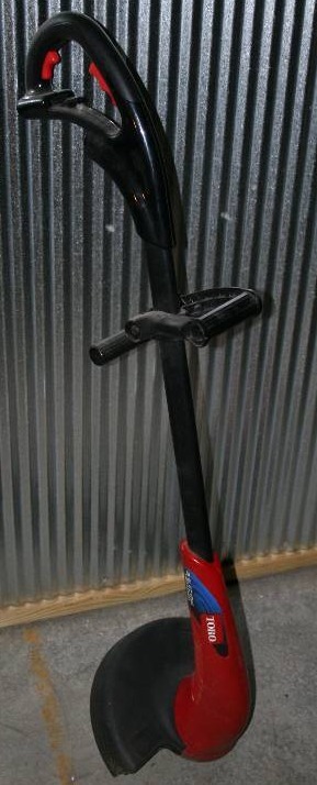 lot 71 image: Weed Trimmer