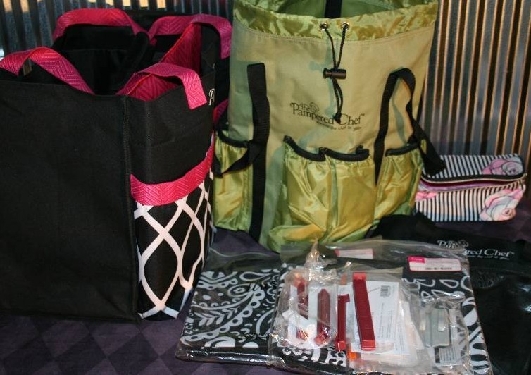 lot 80 image: Pampered Chef Miscellany