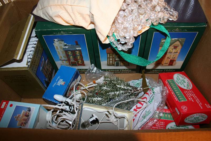 lot 87 image: Misc Christmas Dcor
