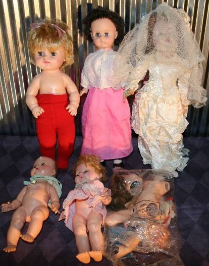 lot 97 image: Vintage Dolls