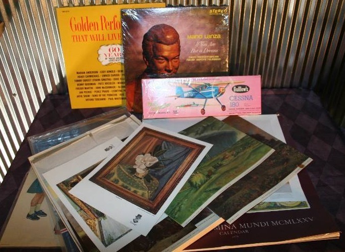 lot 116 image: Misc Vintage Memorabilia