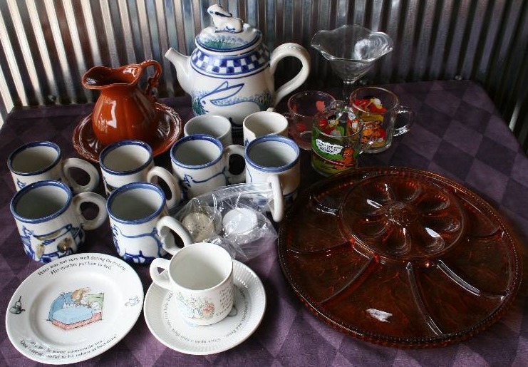 lot 130 image: Dishware