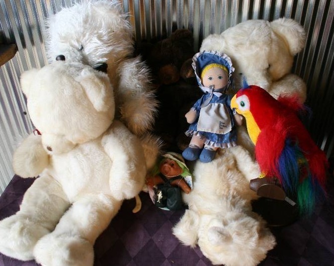 lot 132 image: Plush Animals and Toys