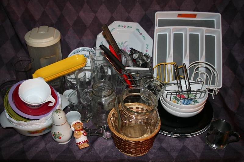 lot 159 image: Misc Kitchenware