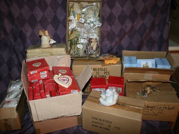 lot 162 image: Home Dcor, Knickknacks, and More