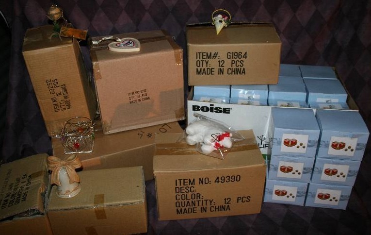 lot 172 image: Home Dcor, Knickknacks, and More