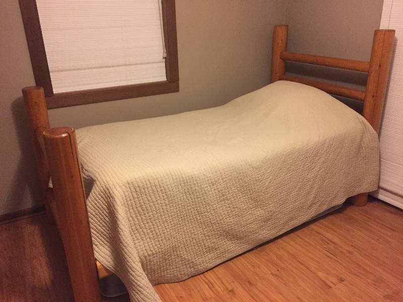 lot 6 image: Log Bed