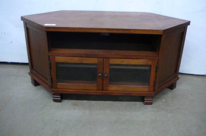2 door wooden TV stand