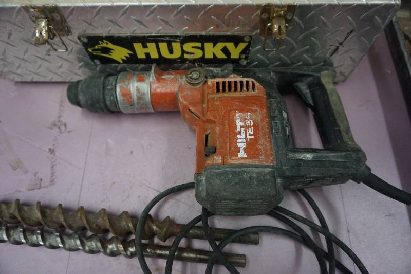 lot 19 image: Hilti Model TE55 Electric Hammer Drill With Bits and Case
