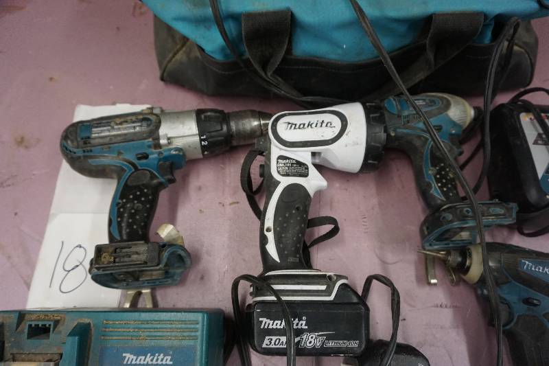 lot 21 image: Makita Power Drill Driver Set With Case