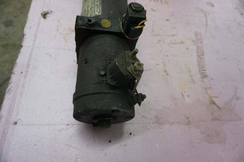 lot 60 image: 12V Dump Trailer Hydraulic Pump
