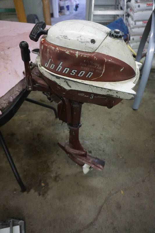 lot 66 image: Johnson Sea Horse 3 hp Outboard Motor