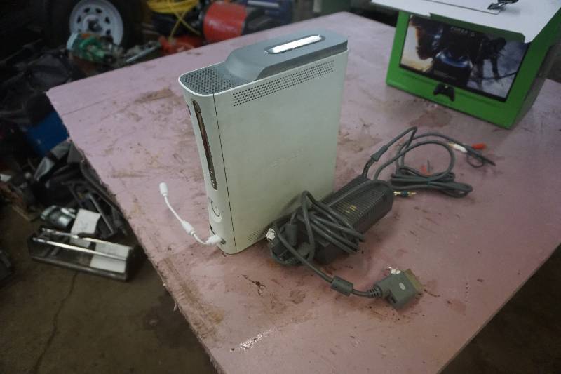 lot 73 image: XBox 360 Game Box With Controller