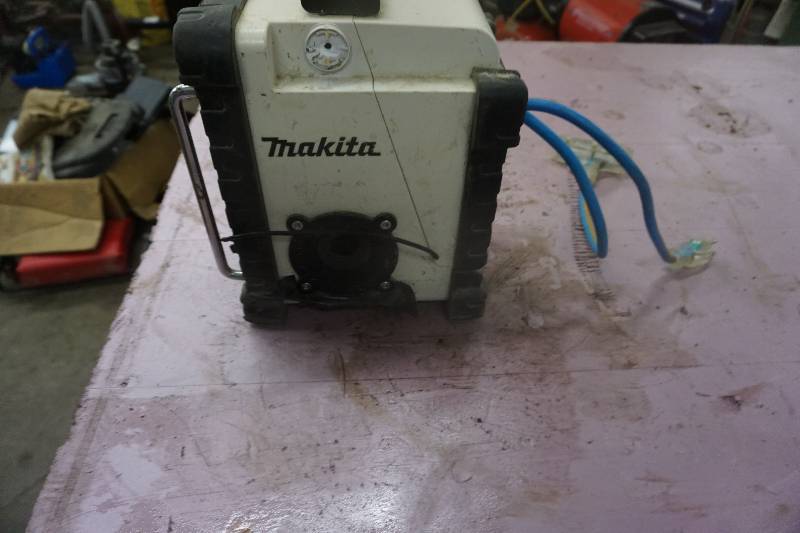 lot 75 image: Makita BMR Job Site RadioPower Supply