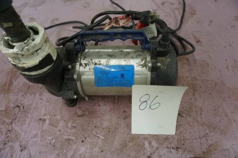 lot 86 image: Aqua Scape Model SFA4500 Landscape Pond Water Pump