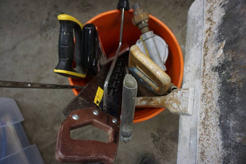 lot 106 image: Lot of Assorted Tools