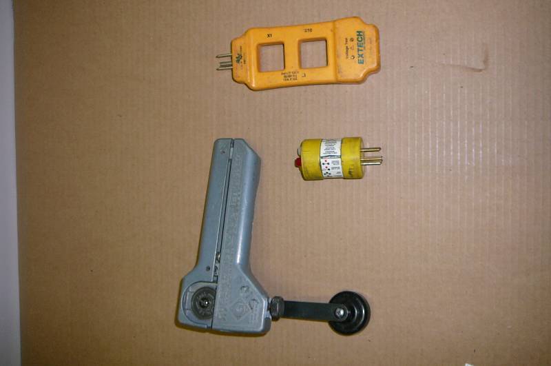 Voltage tester, EXTECL Woodhead 1751 - Greenline splitter 1940