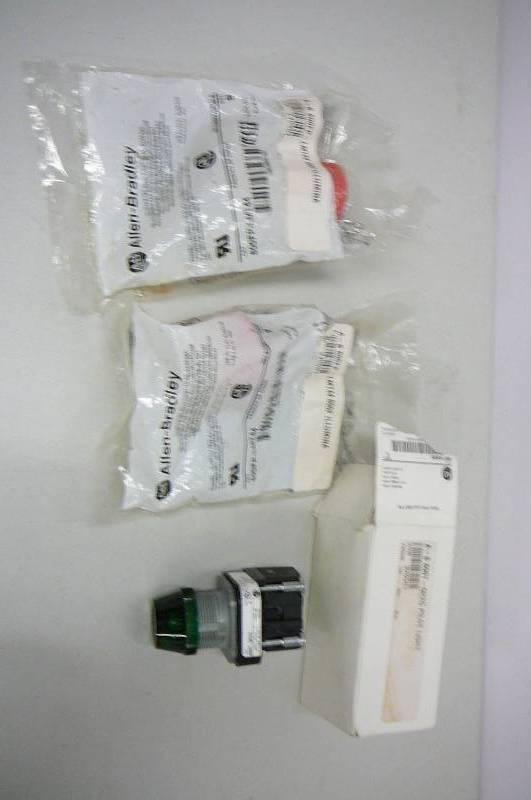 A&B Switch 800FP-LMT44 Illumina 2 count, 800T-OH2G Pilot light 1 count