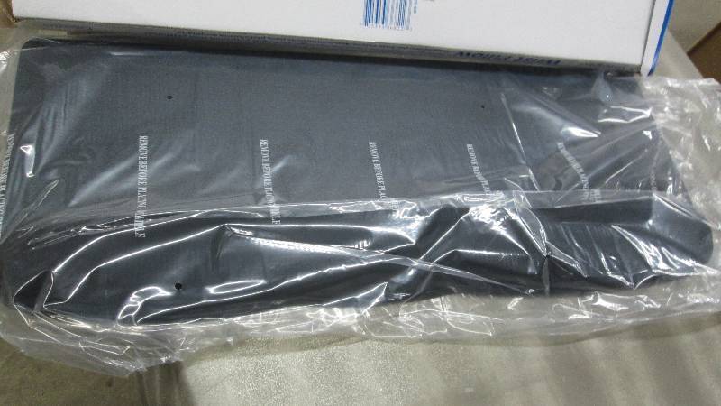 Kensington Wrist Pillow Extended Pl...